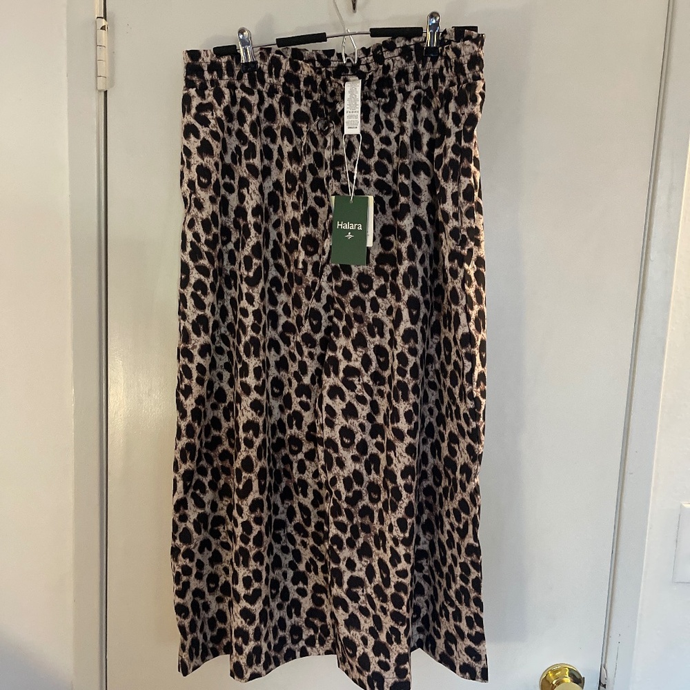 NWT Halara crop wide leg leopard pants xl